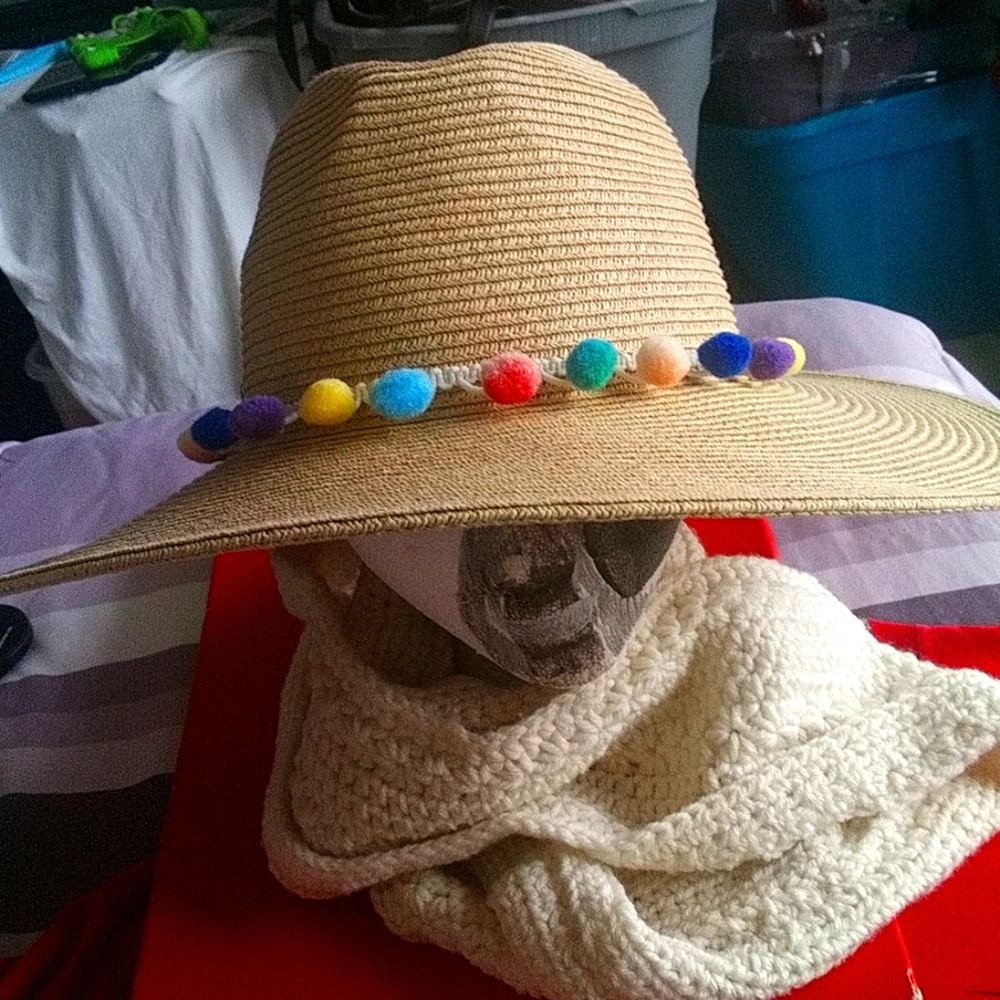 Sun N Sand vinyl straw hat  one Sz $28+free scarf
